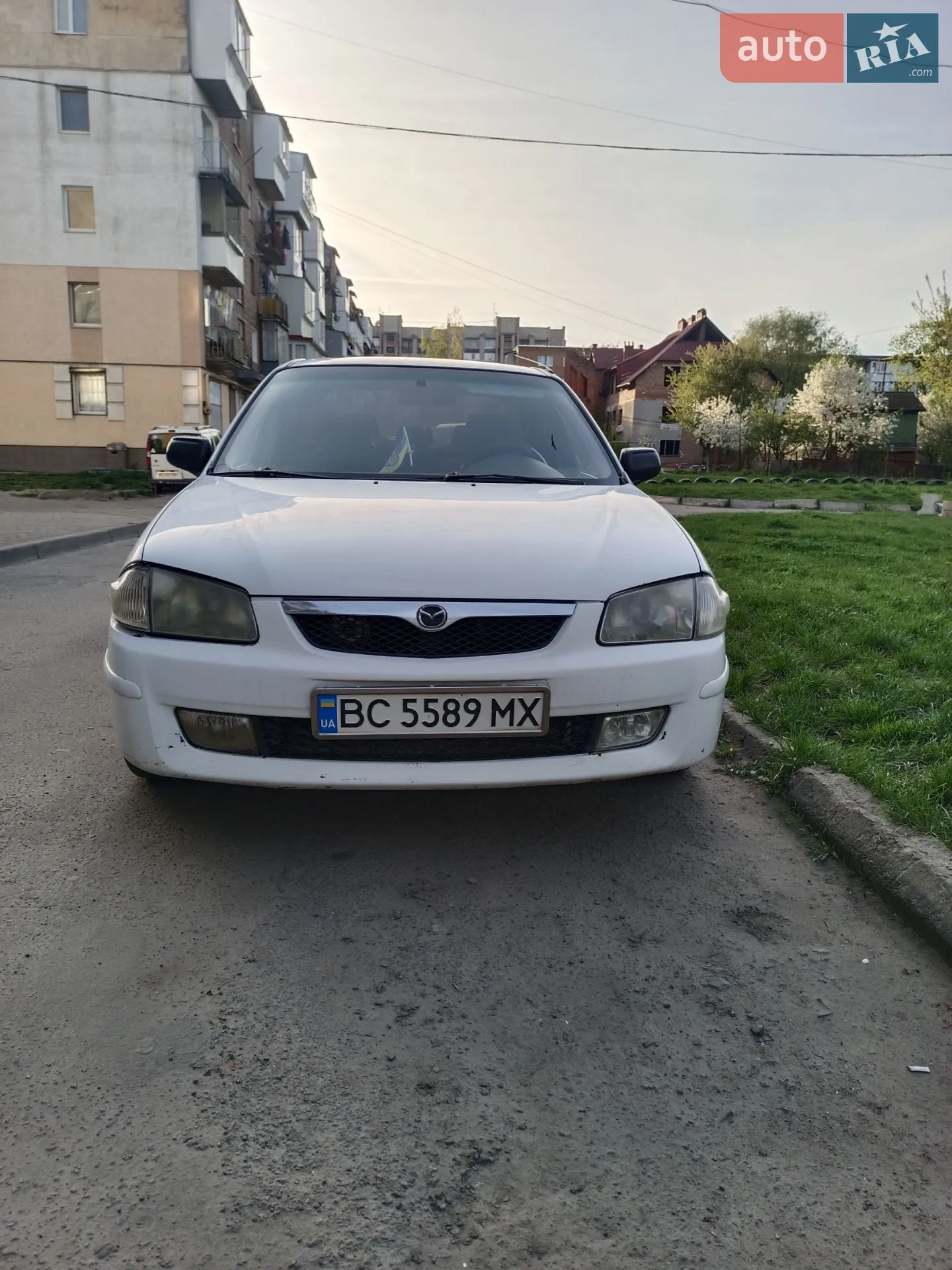 Mazda 323, 1999