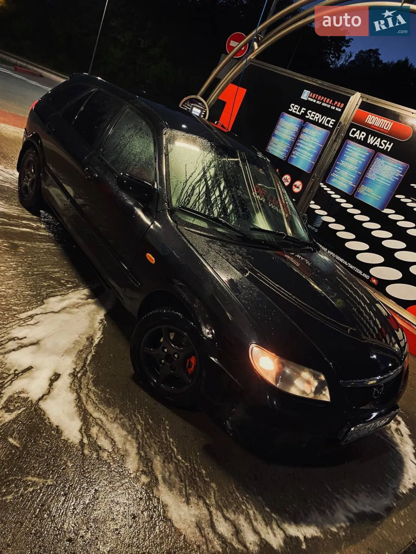 Mazda 323, 2002