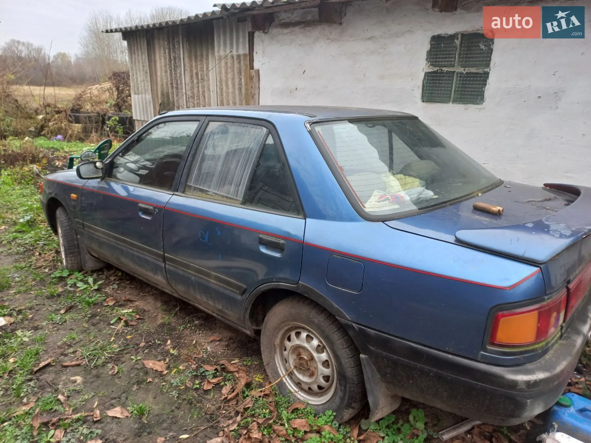 Mazda 323, 1990