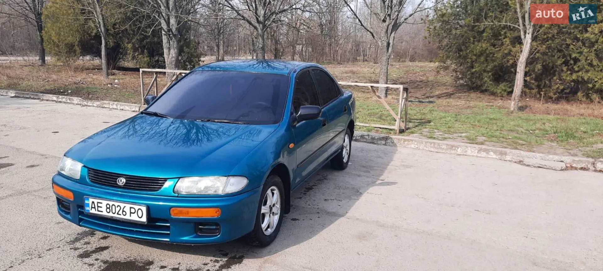 Mazda 323, 1996