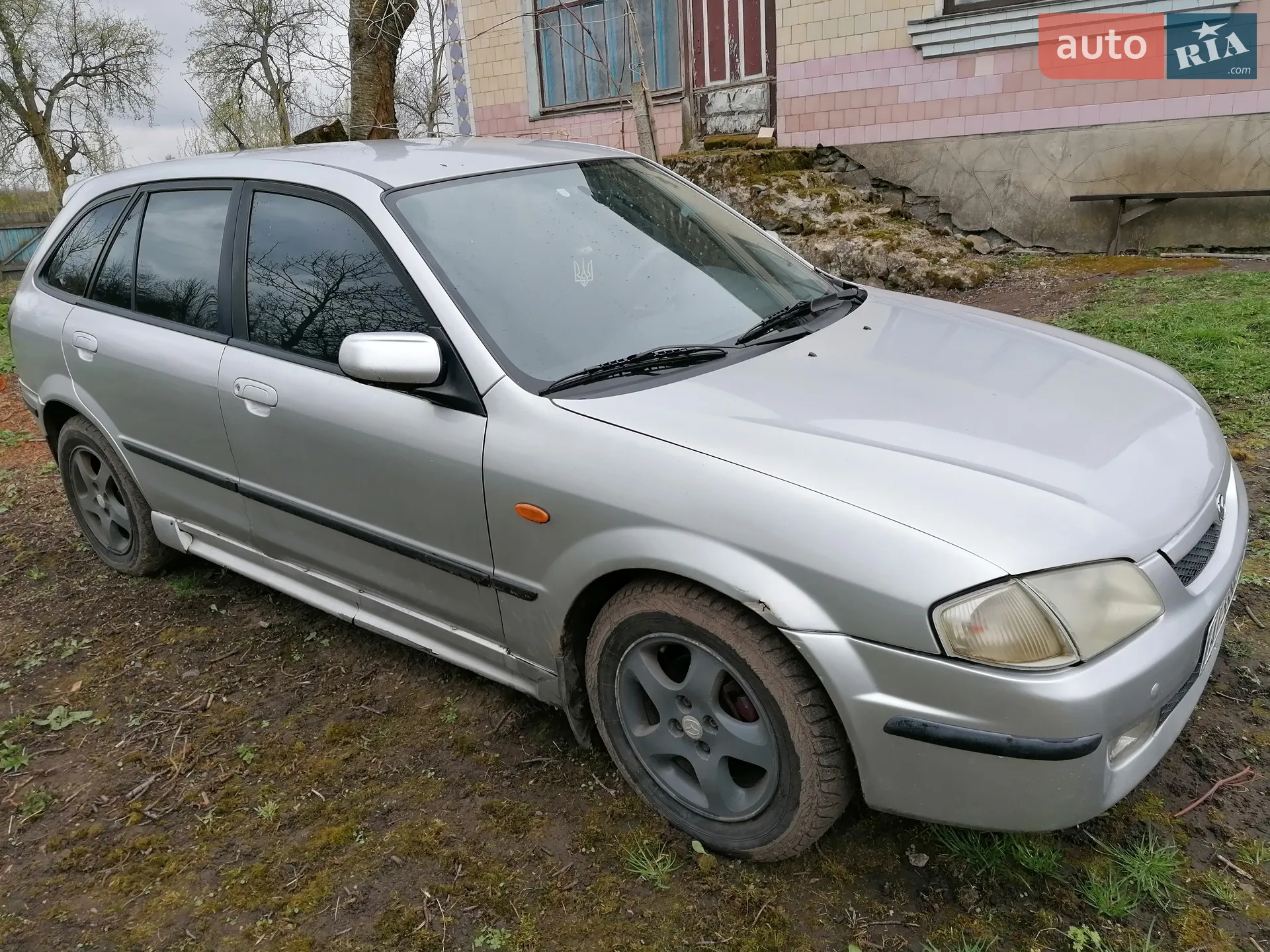 Mazda 323, 1998