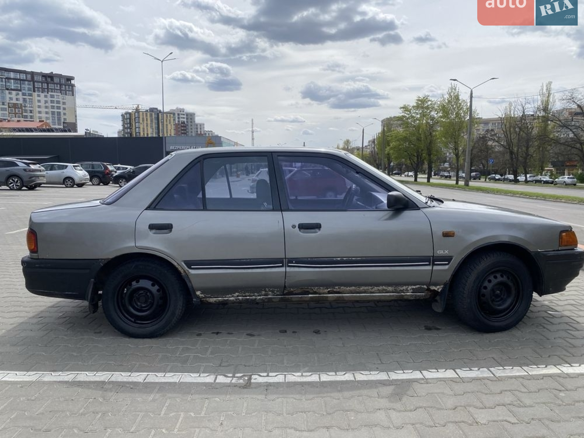Mazda 323, 1995