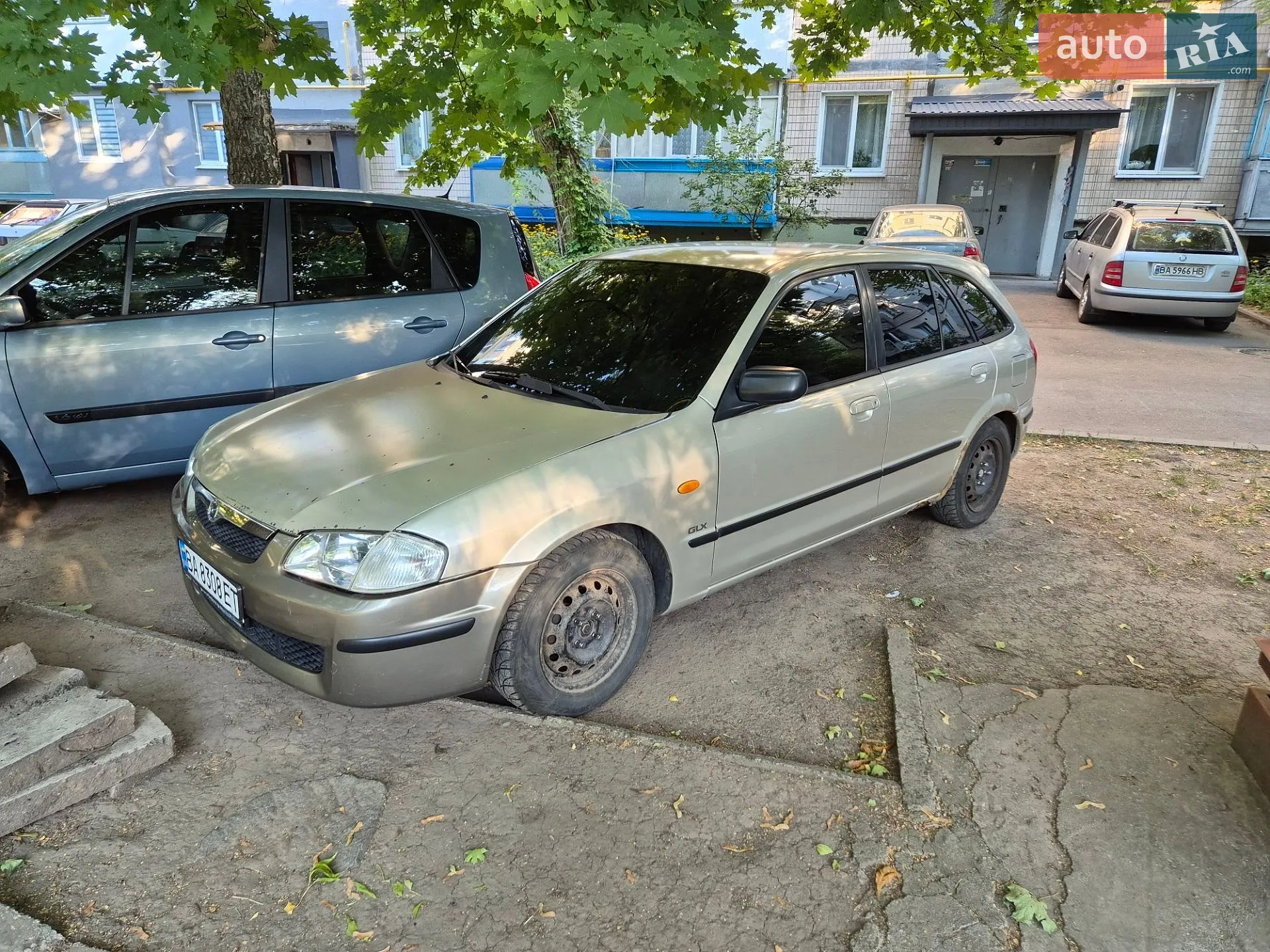 Mazda 323, 1999