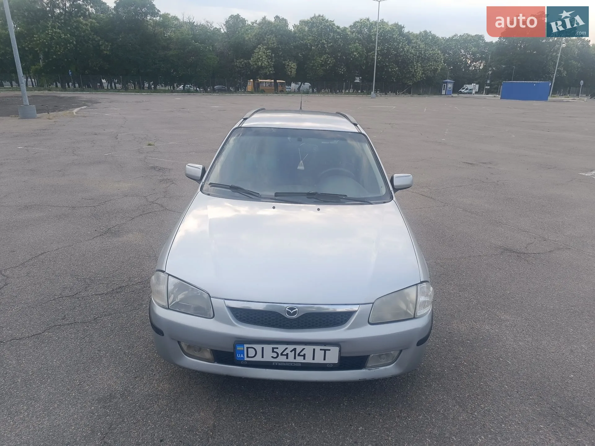 Mazda 323, 2000