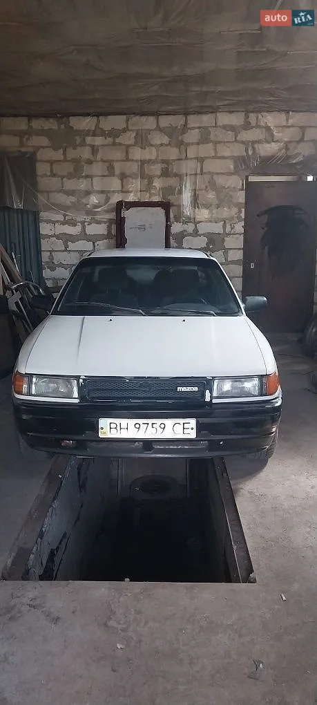 Mazda 323, 1991