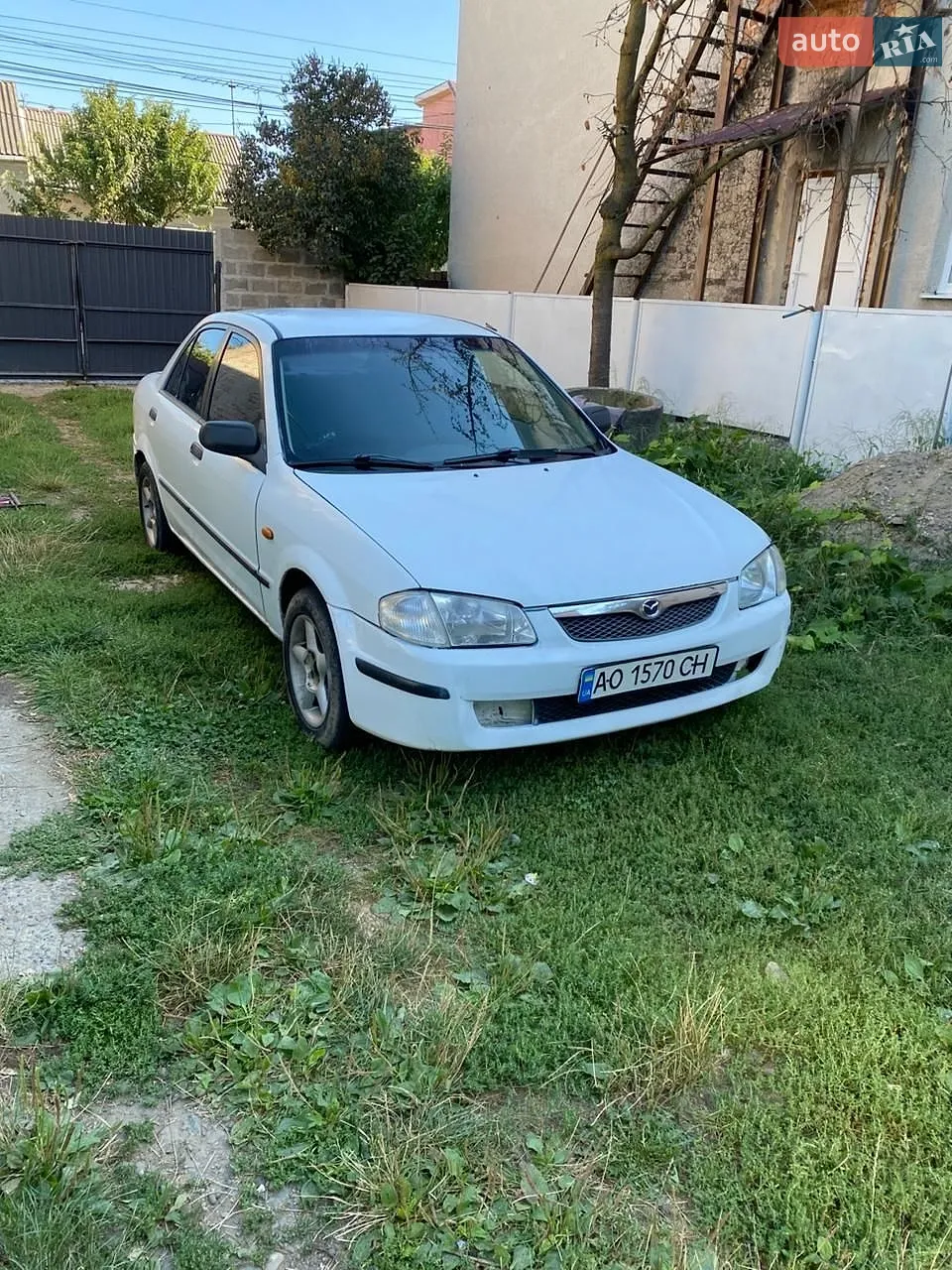 Mazda 323, 1999