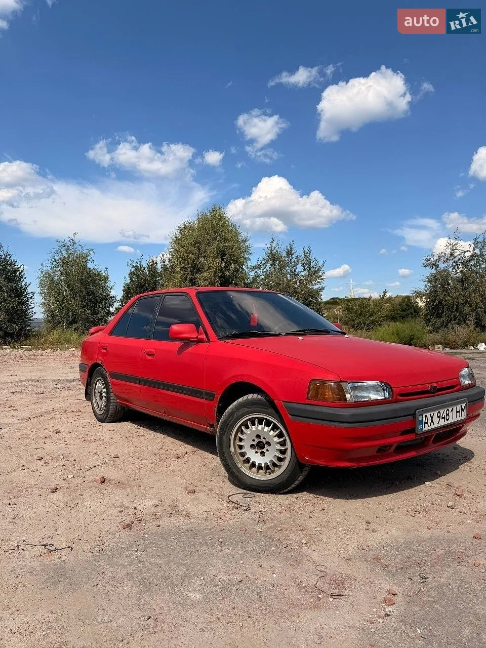 Mazda 323, 1995