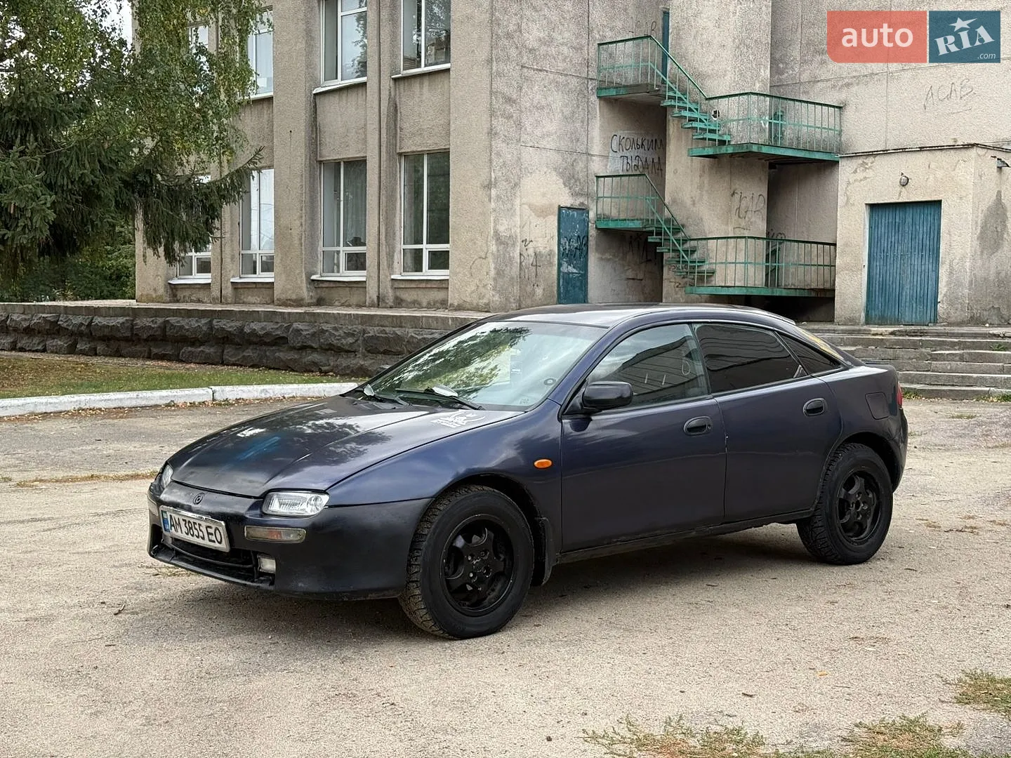 Mazda 323, 1998