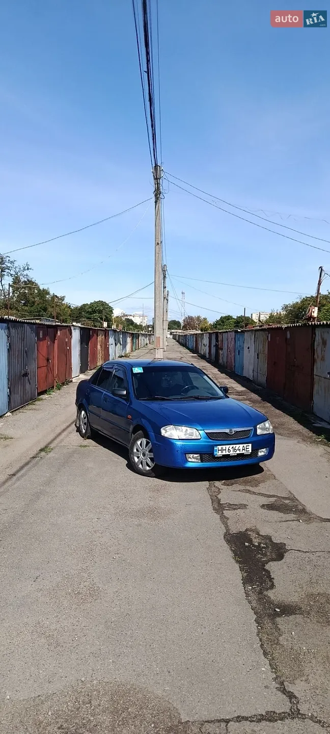Mazda 323, 1999