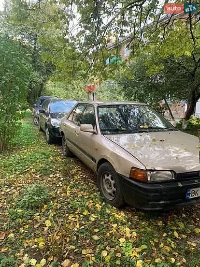 Mazda 323, 1996