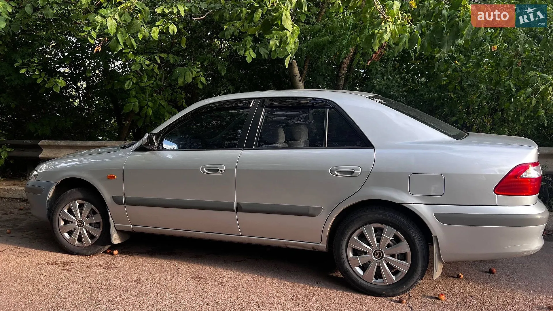 Mazda 626, 2001