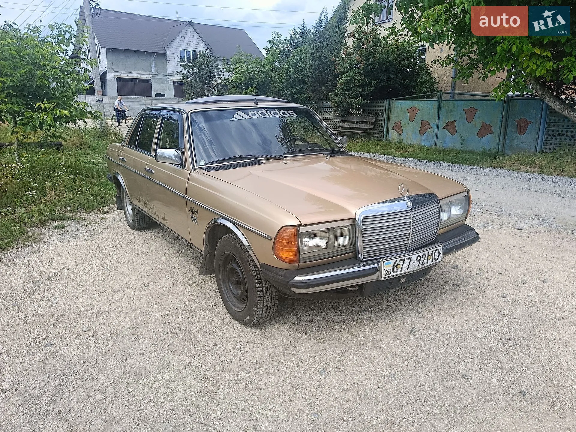 Mercedes-Benz 190, 1985