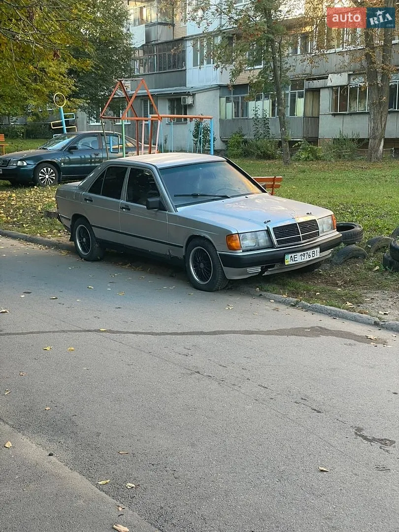 Mercedes-Benz 190, 1987