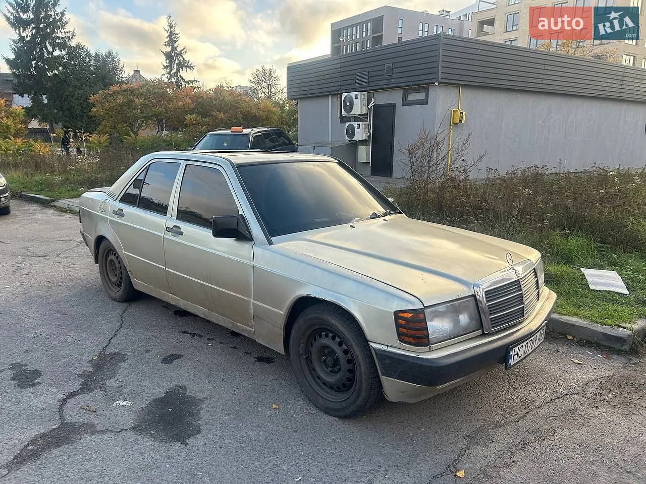 Mercedes-Benz 190, 1985