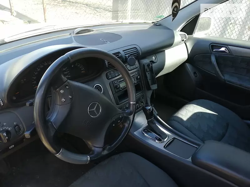 Mercedes-Benz C-Class 2003 — 1