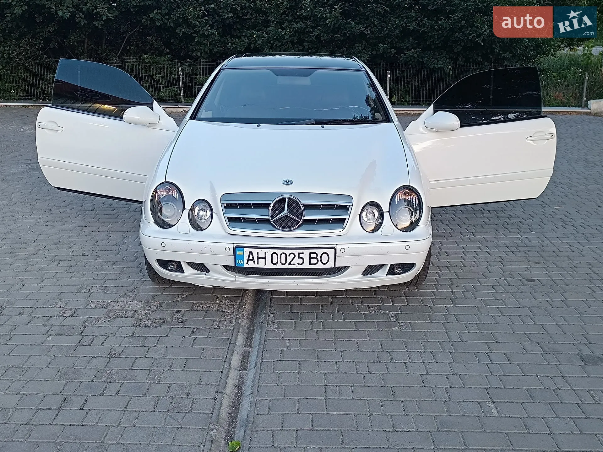 Mercedes-Benz CLK-Class 1998 — 1