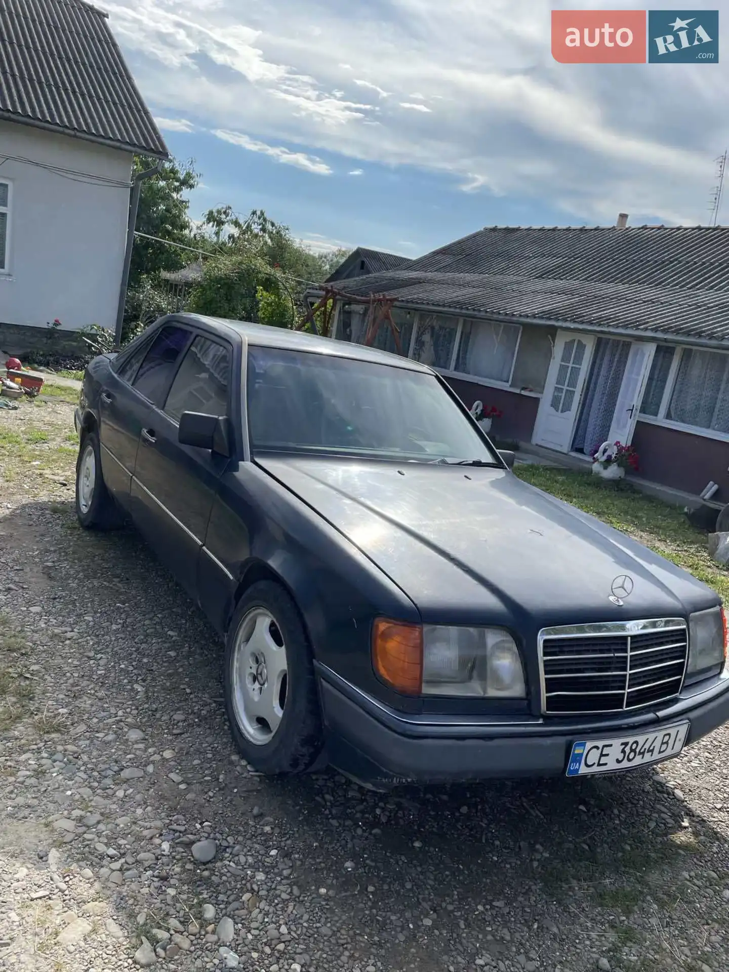 Mercedes-Benz E-Class, 1989
