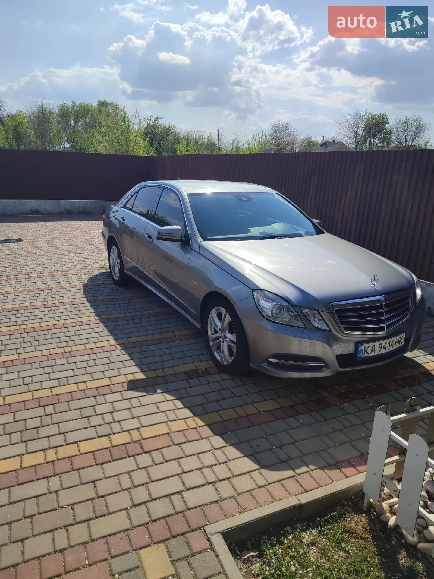 Mercedes-Benz E-Class, 2011