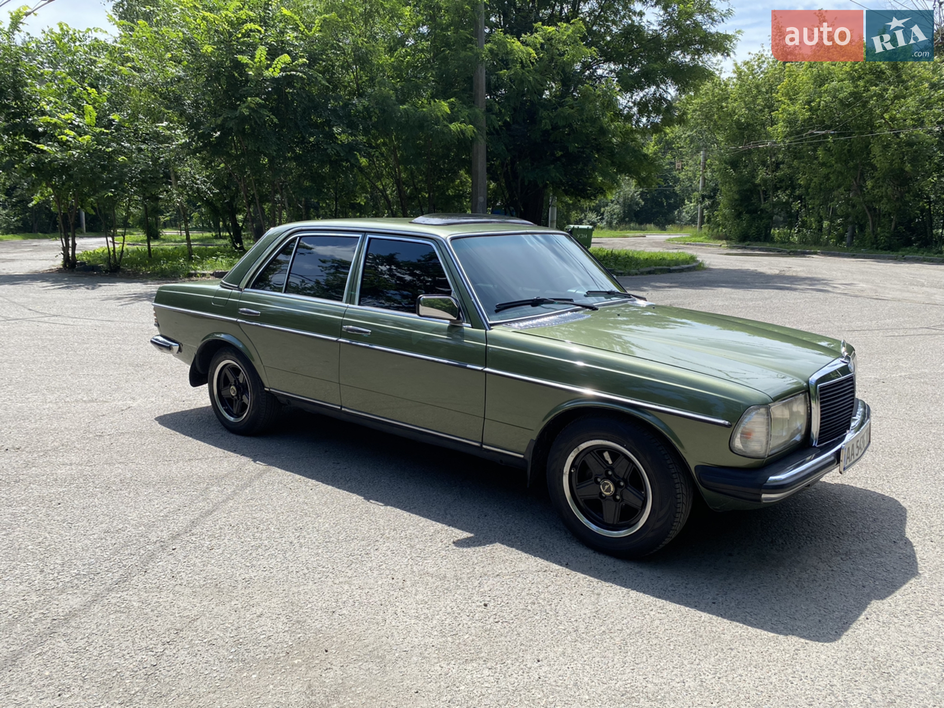 Mercedes-Benz E-Class, 1980