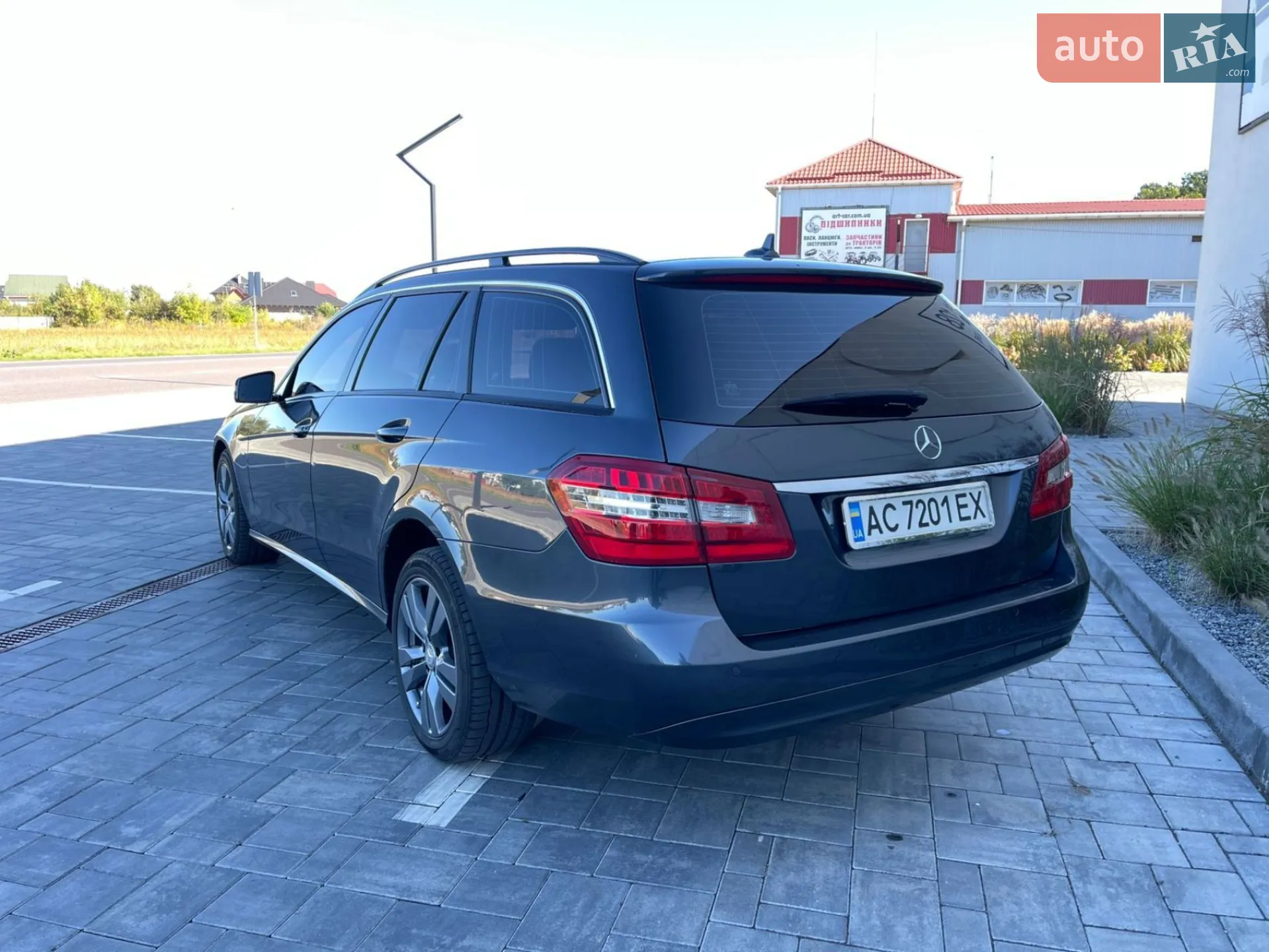 Mercedes-Benz E-Class, 2011