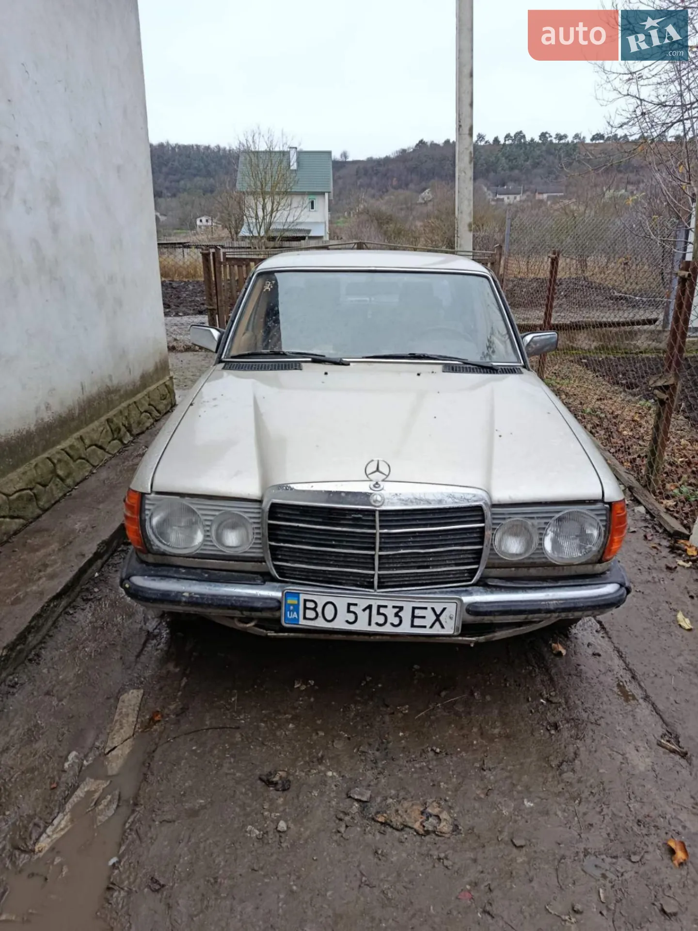 Mercedes-Benz E-Class, 1982