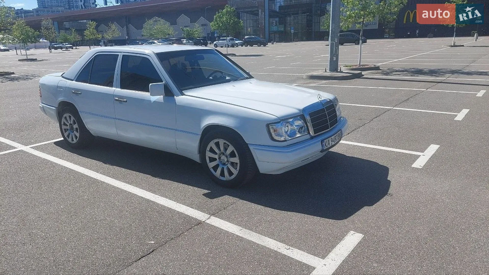 Mercedes-Benz E-Class, 1989