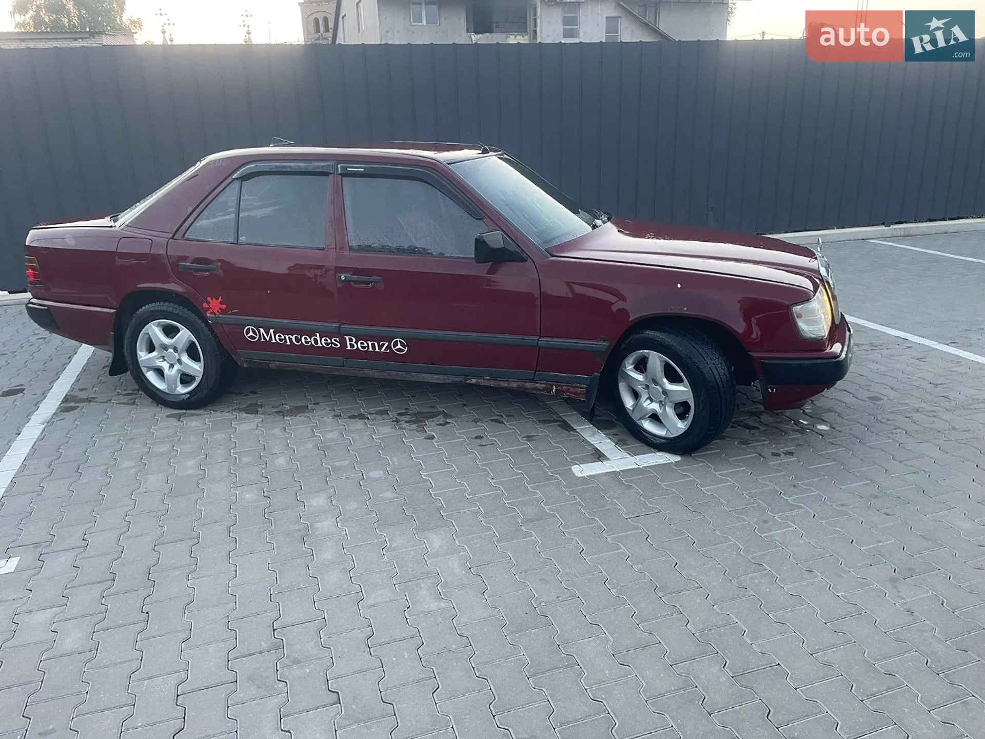 Mercedes-Benz E-Class, 1988