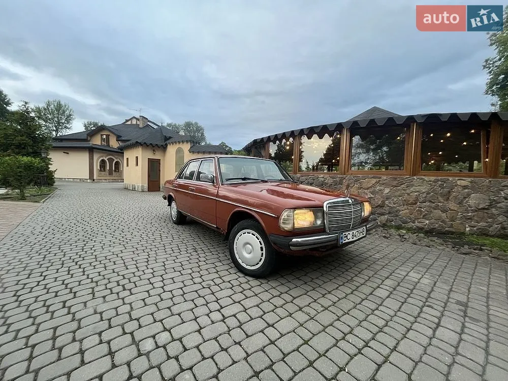 Mercedes-Benz E-Class, 1983