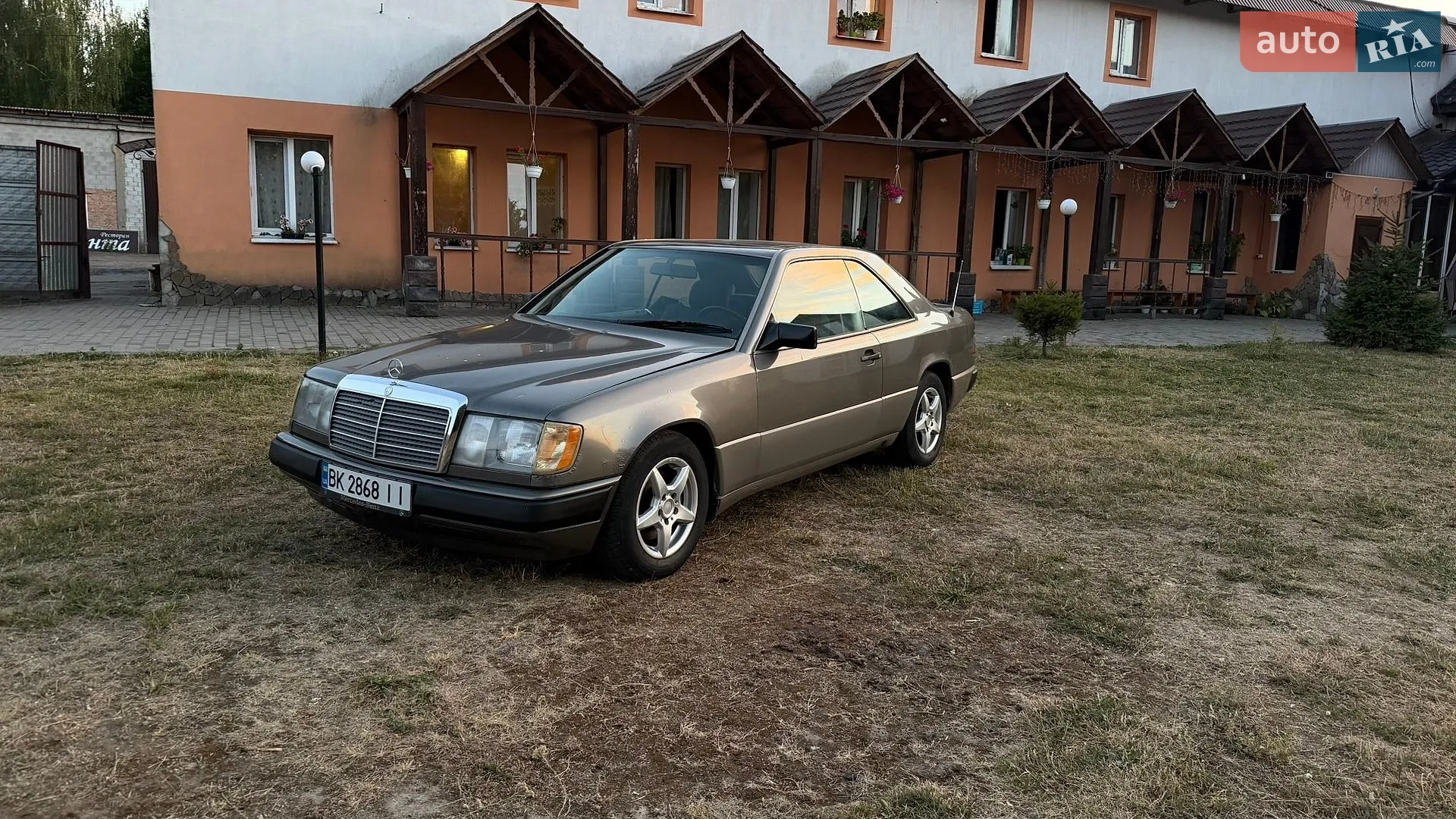 Mercedes-Benz E-Class, 1989