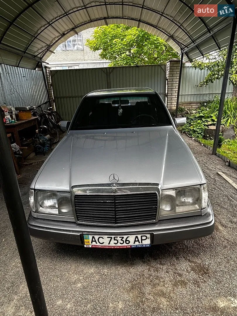 Mercedes-Benz E-Class, 1987
