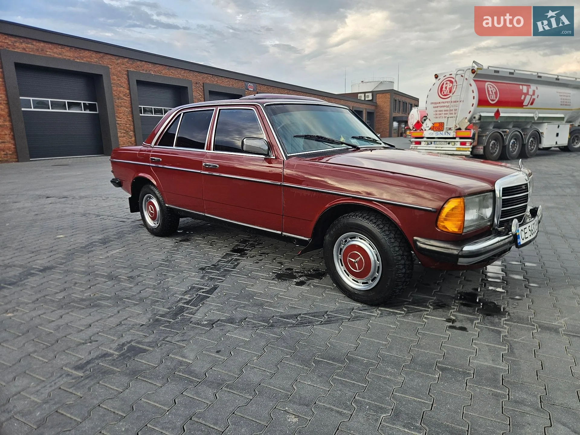 Mercedes-Benz E-Class, 1983