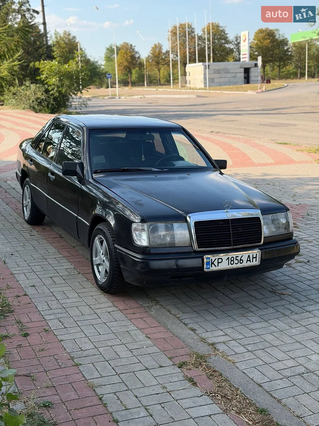 Mercedes-Benz E-Class, 1989