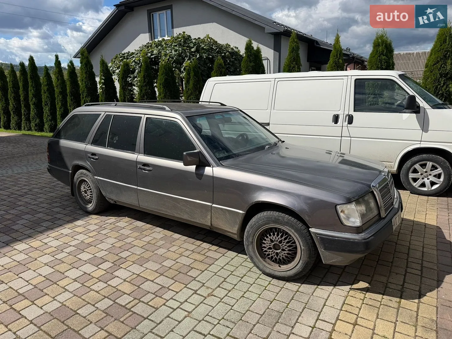 Mercedes-Benz E-Class, 1990