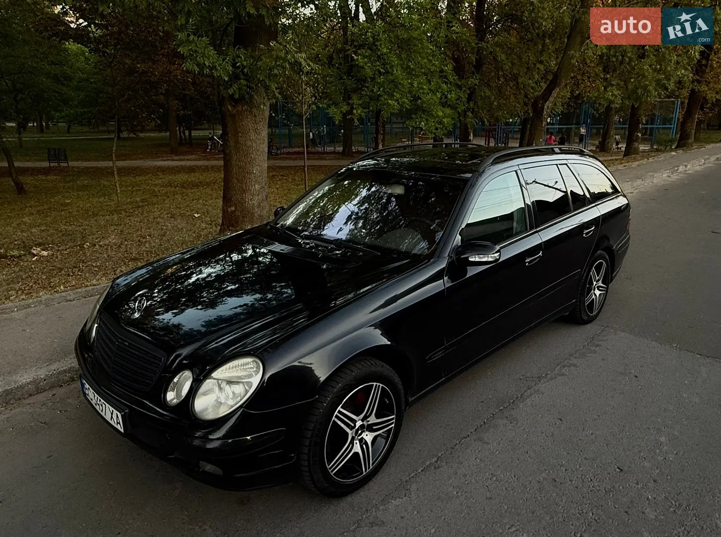 Mercedes-Benz E-Class 2004 — 1