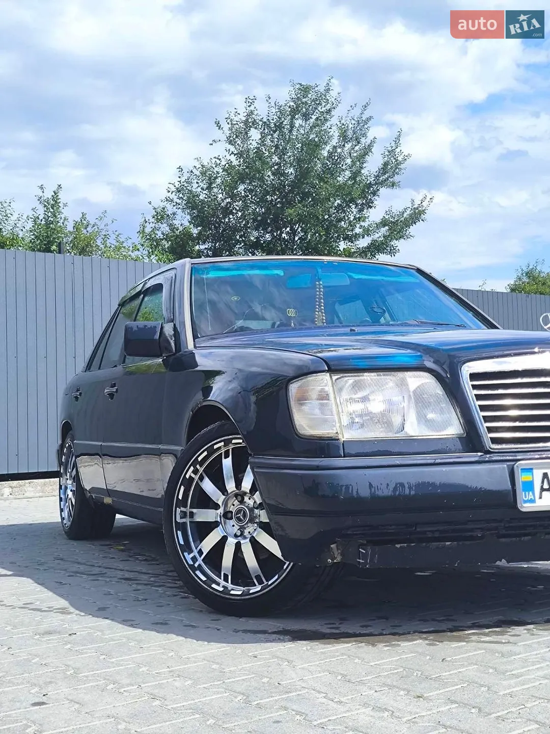 Mercedes-Benz E-Class, 1993