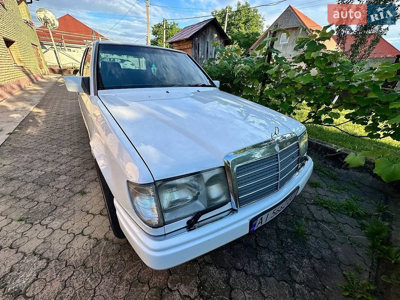 Mercedes-Benz E-Class, 1992