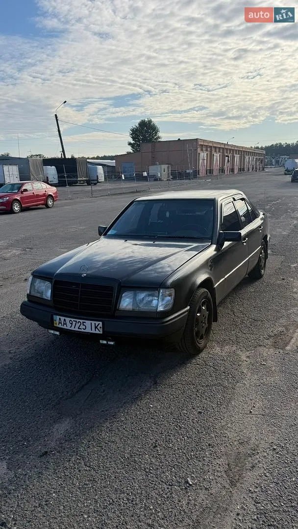 Mercedes-Benz E-Class, 1987