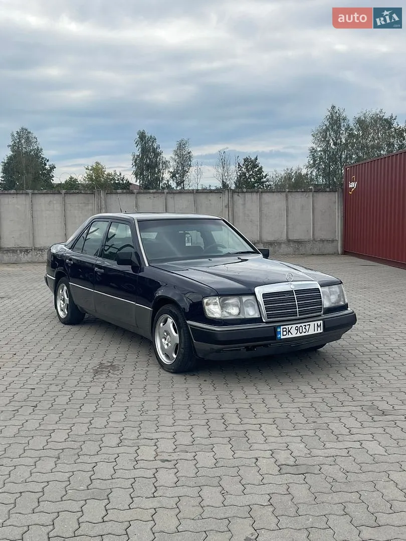Mercedes-Benz E-Class, 1990