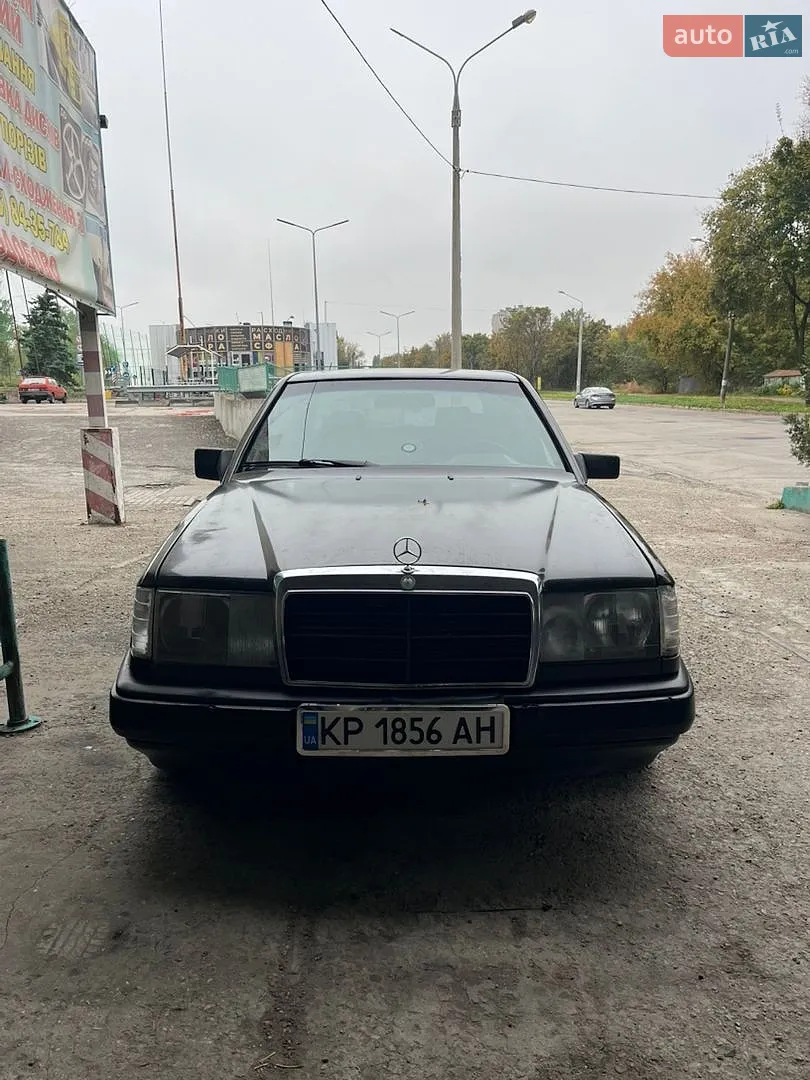 Mercedes-Benz E-Class, 1989