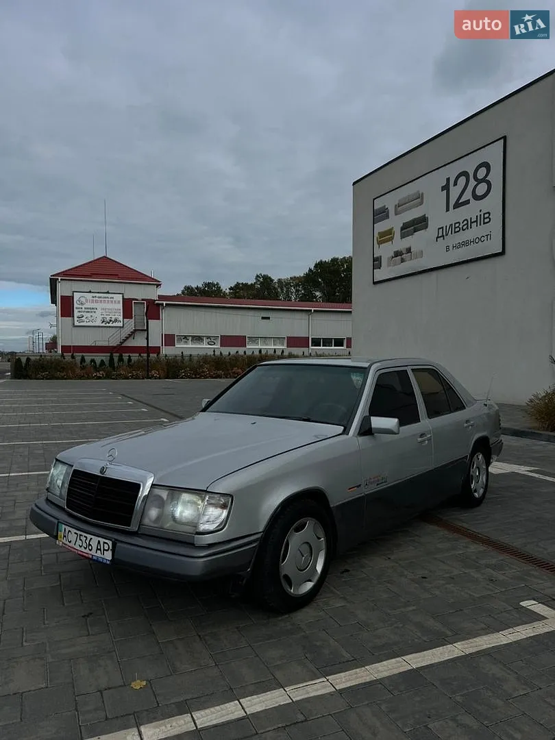 Mercedes-Benz E-Class, 1987