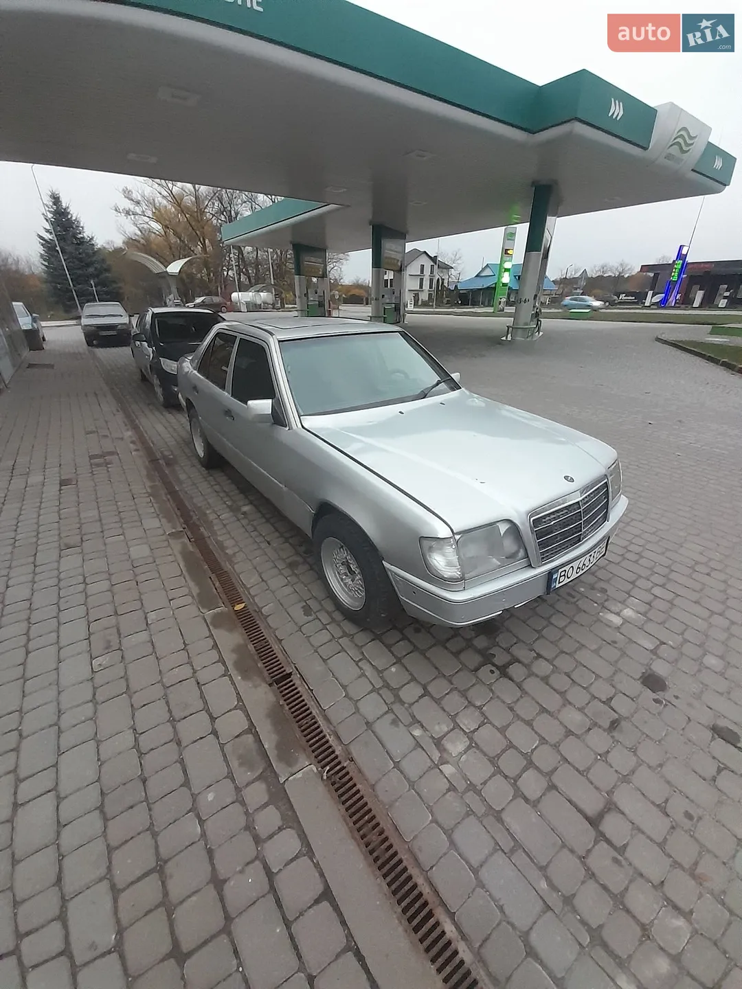 Mercedes-Benz E-Class, 1989