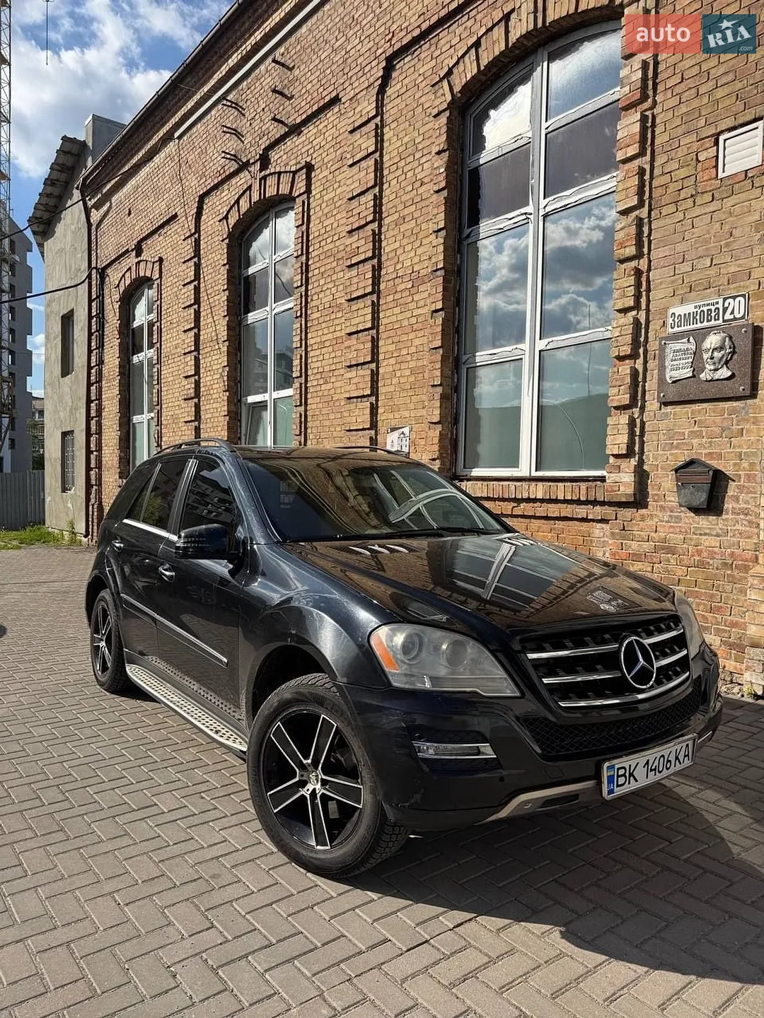 Mercedes-Benz M-Class, 2010
