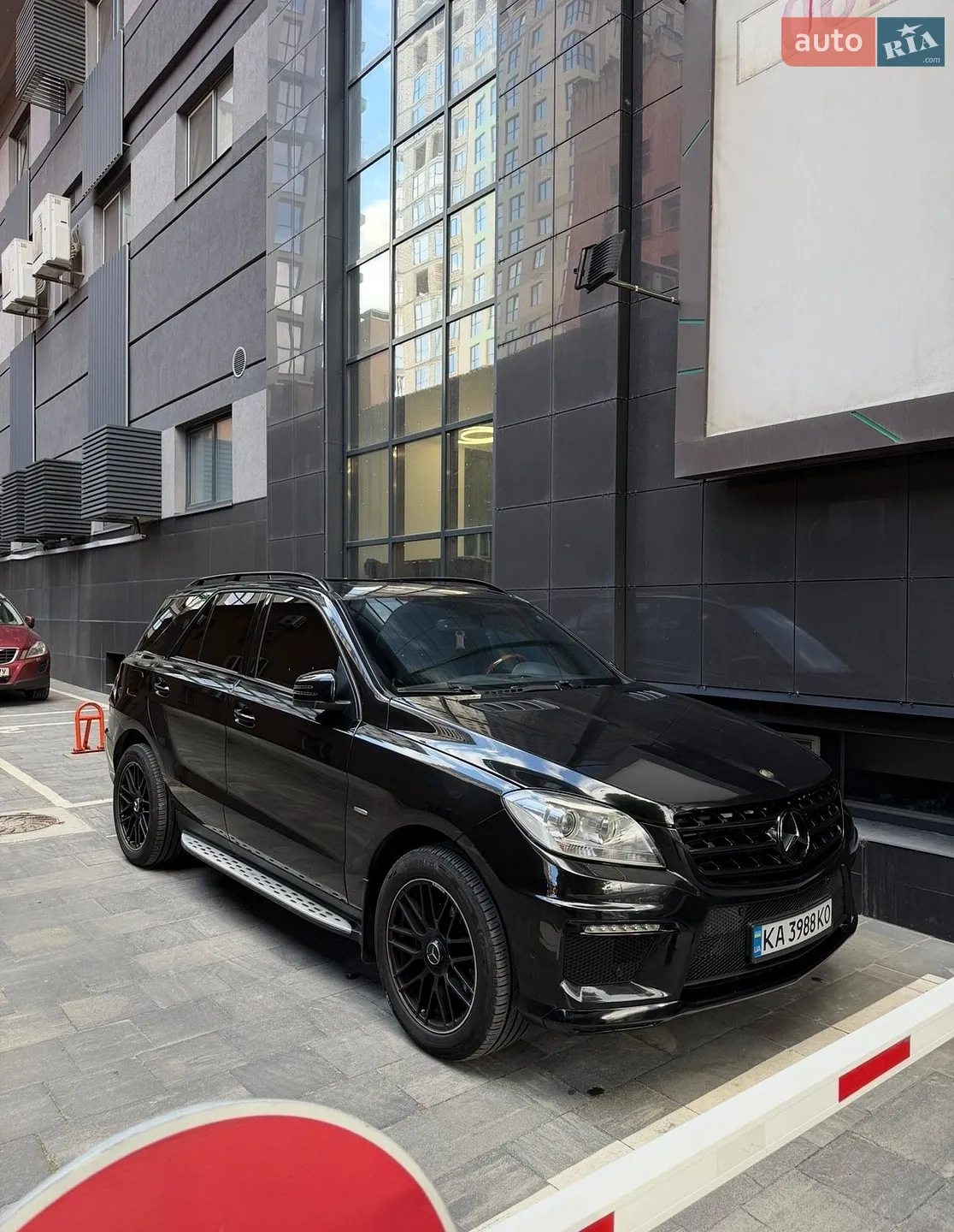 Mercedes-Benz M-Class, 2011