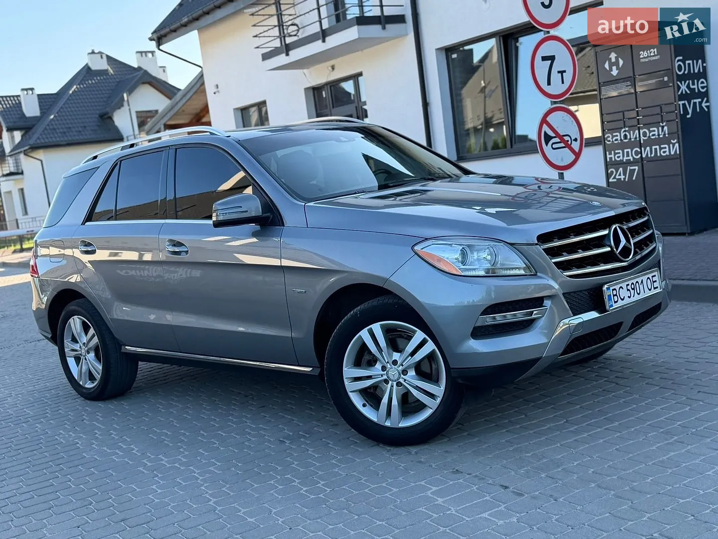Mercedes-Benz M-Class, 2011