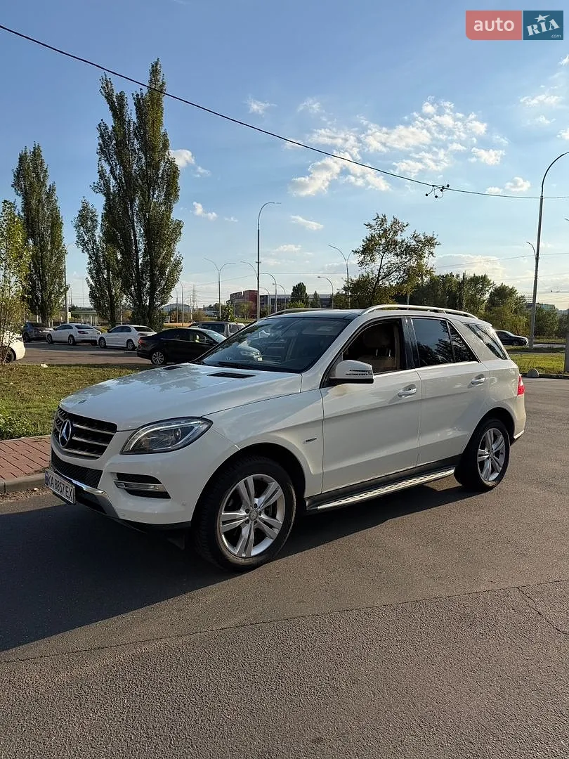Mercedes-Benz M-Class, 2011