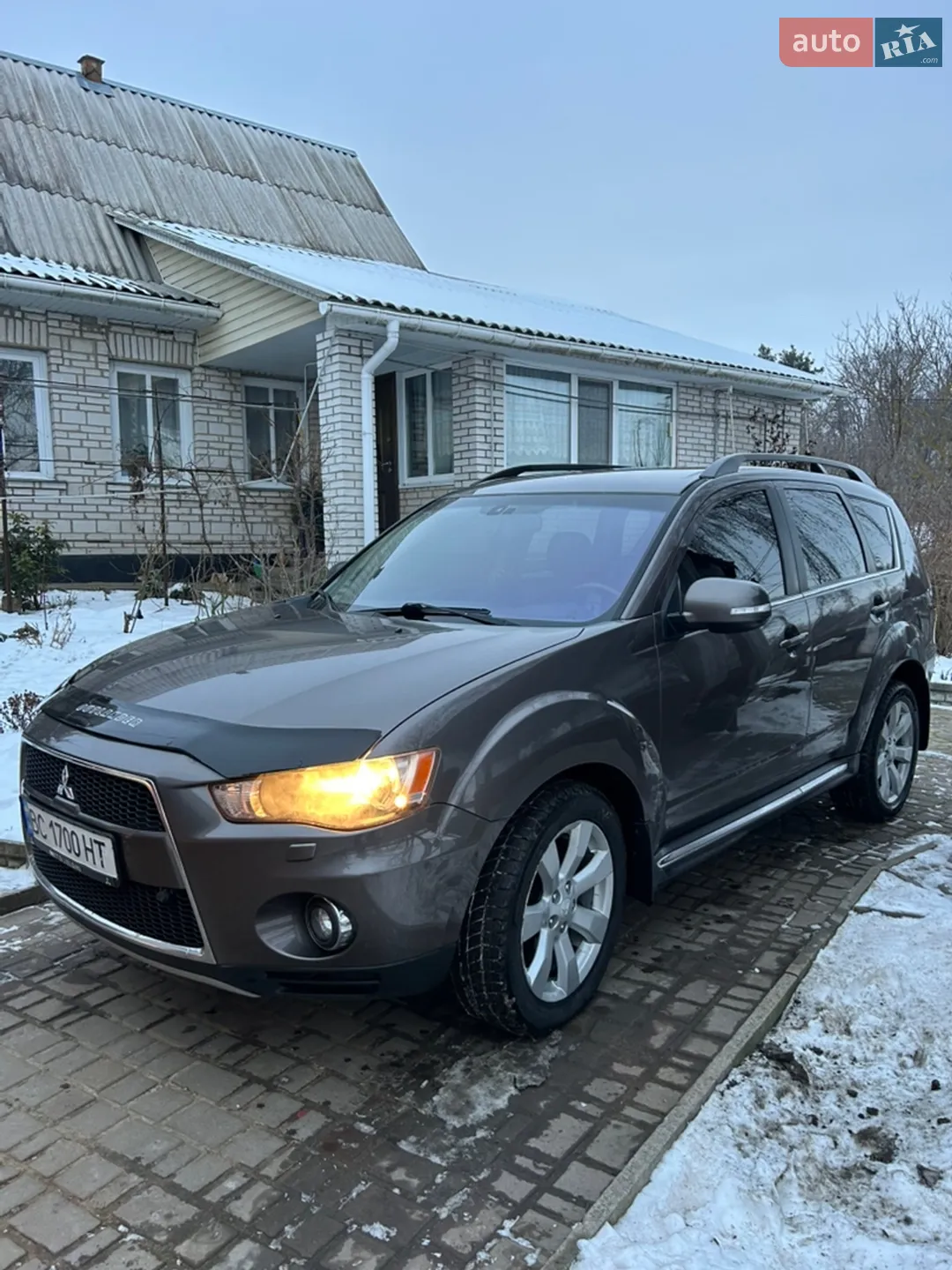 Mitsubishi Outlander XL, 2011