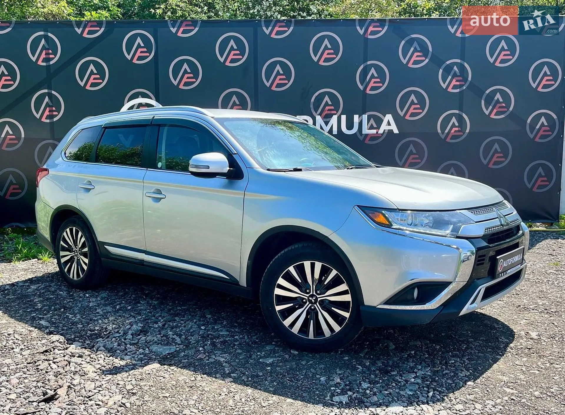 Mitsubishi Outlander, 2020
