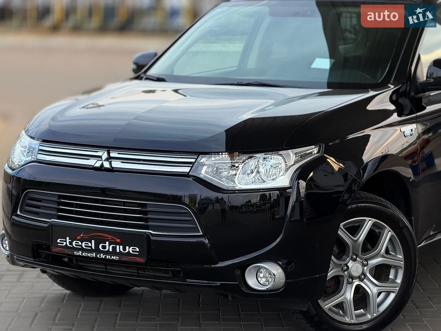 Mitsubishi Outlander, 2014