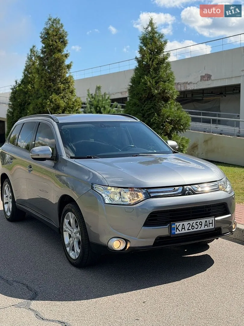 Mitsubishi Outlander, 2013