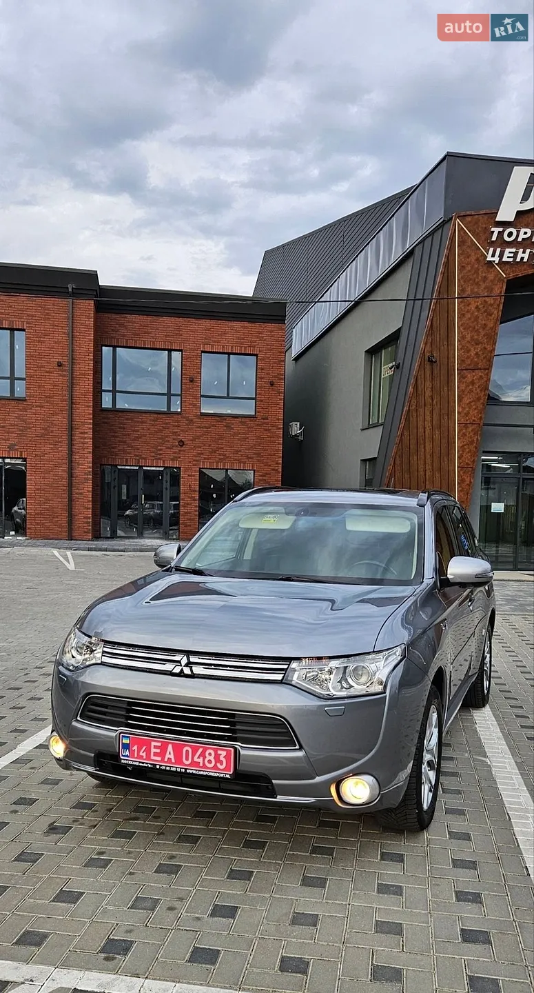 Mitsubishi Outlander, 2013